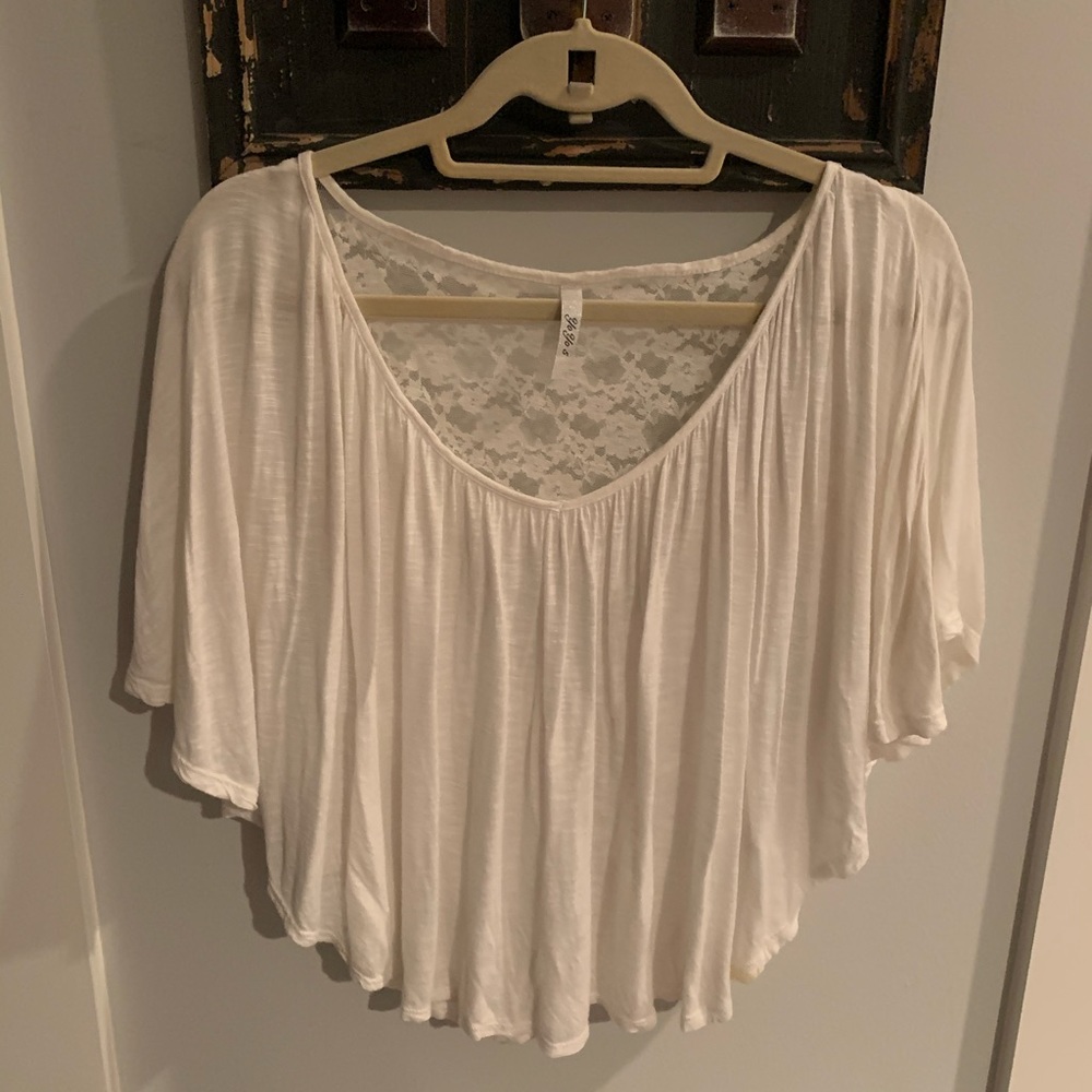 White top with lace back boho style that flows